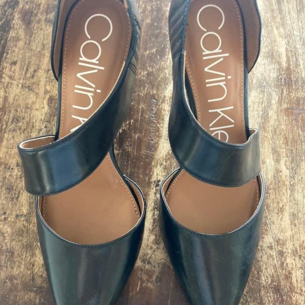 Women Gella Kid Skin Pump, Black, size 7